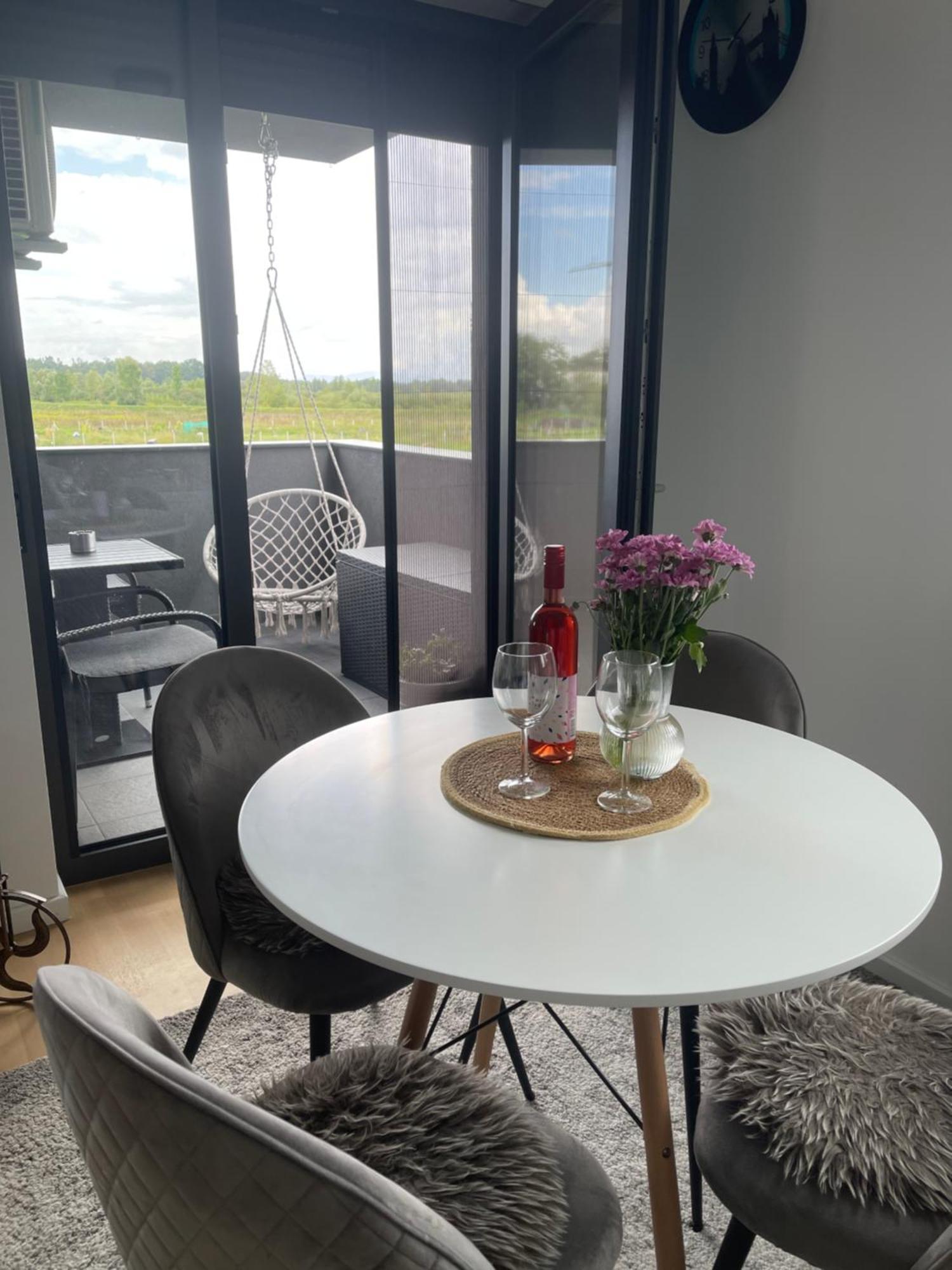 Luna,Central,Self-Check In,Ac,Wi-Fi, Washer,Free Parking Zapresic Exterior photo